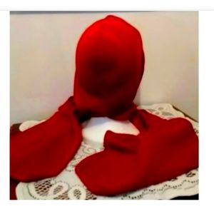 New !! Isotoner Red Hooded Scraf